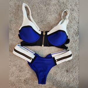 Beach Bunny Swimwear Bikini set (large)